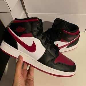 Air Jordan 1 mid